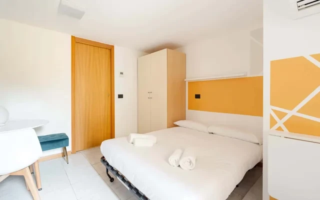 Milano-Corso Magenta  APT! 4