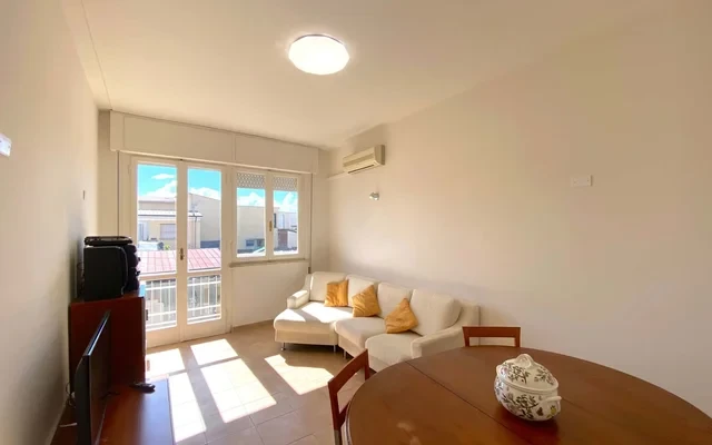 Via Giulio Cesare, Viareggio 1