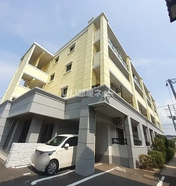 Casa gialla 3階