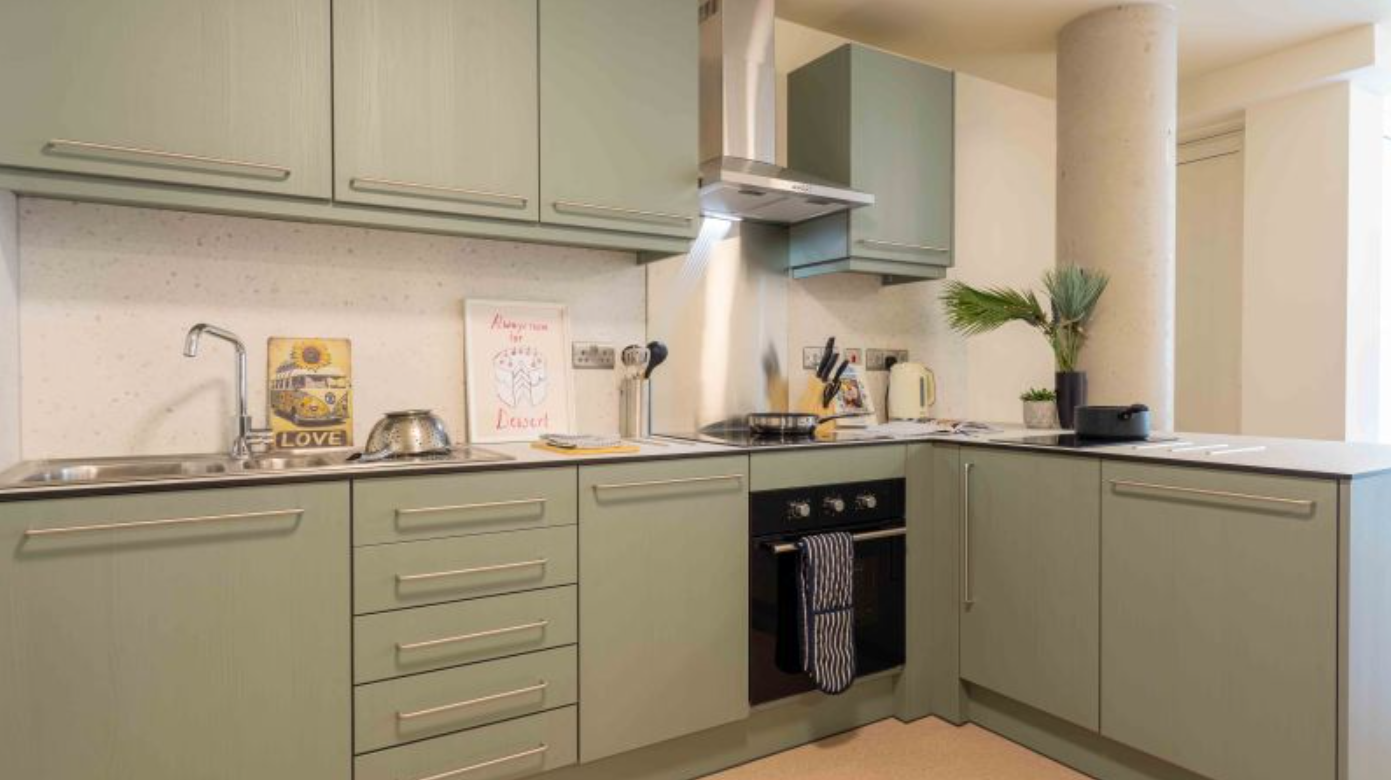 Silver En Suite Plus