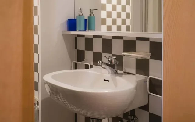 MANDRON APARTMENT 2