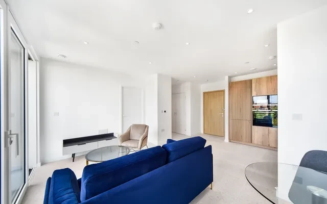 Sidney Street London E1 1
