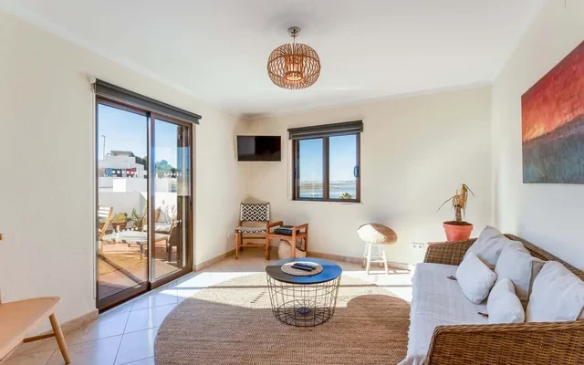 Wonderful 3 BDR Duplex W/ Terrace 4