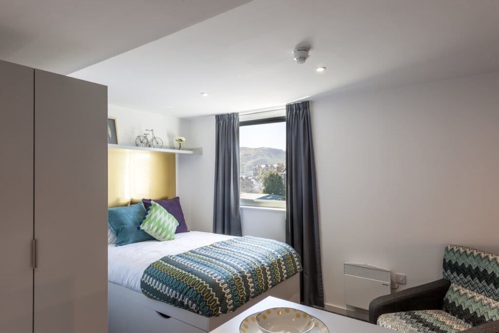 Studio Apartment Silver