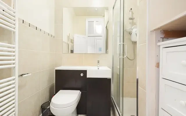 Jenner House, WC1N 3