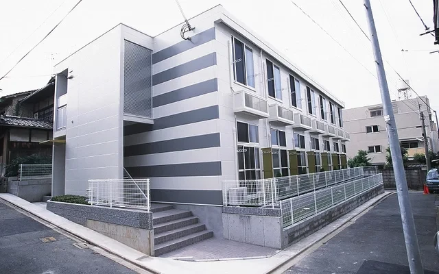 レオパレス鳥羽街道 0