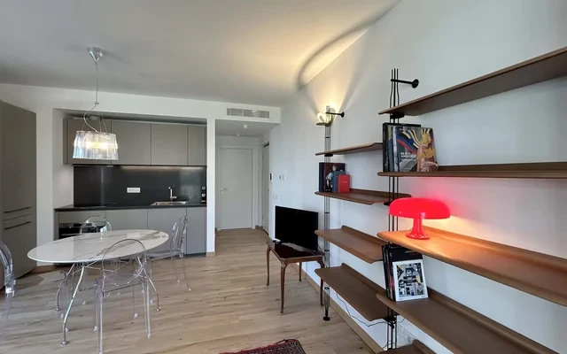 Appartamento con terrazzo in Via Adamello, Milano 3