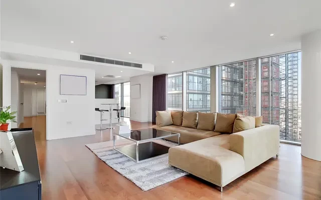 Landmark West, London E14 3