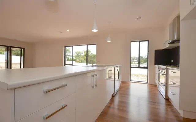 8 Appleford Court, Brown Hill 1