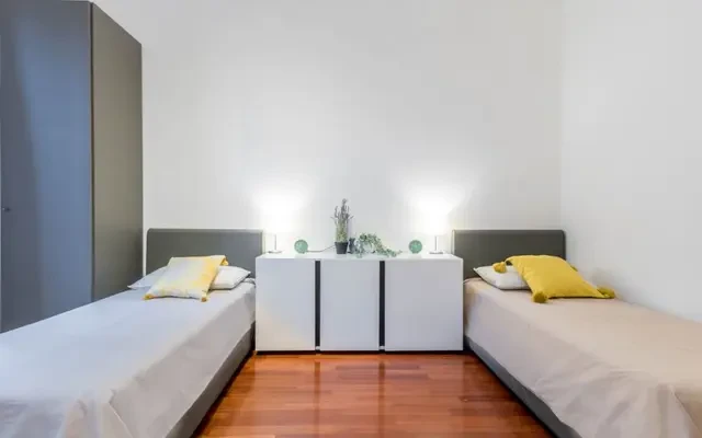 Wonderful and bright large double room in Milan in front of NABA and very close to IUlM and BOCCONI 2