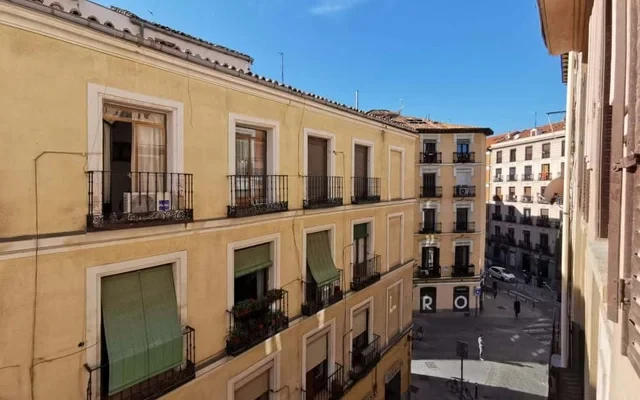 Comodo appartamento in Calle Valencia 4