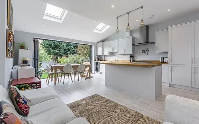 Rokesly Avenue, London, N8 8NR 3