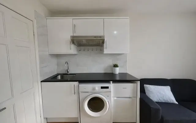 Cheniston Gardens, Kensington 3