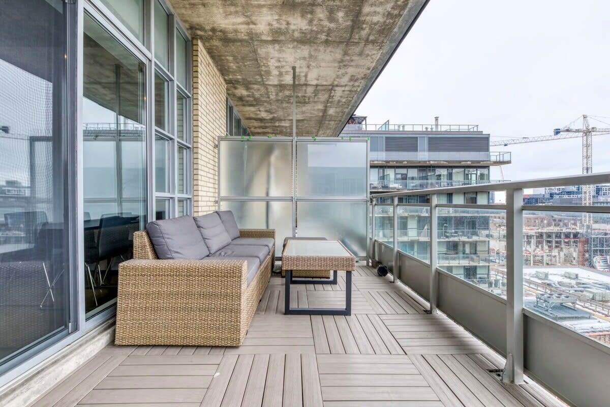 23 brant st