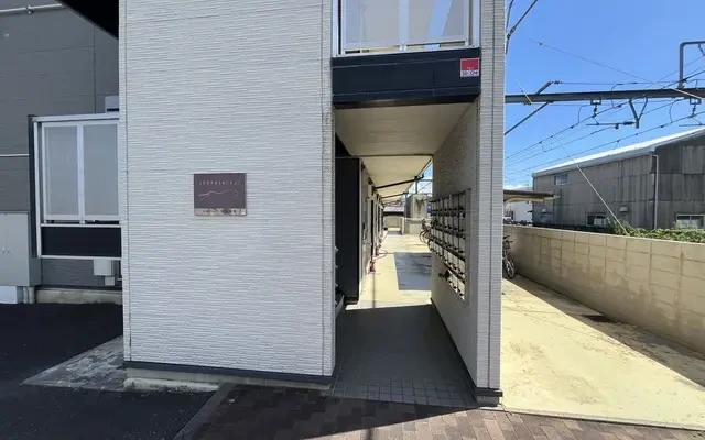レオパレス松山保免 - 松山市の学生向け宿泊施設 - 107号房间(带独立厨房)