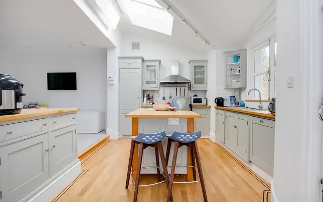 Granard Road, London, SW12 8UL 1