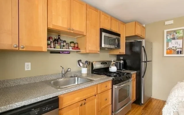 9 Auburn Ave 3