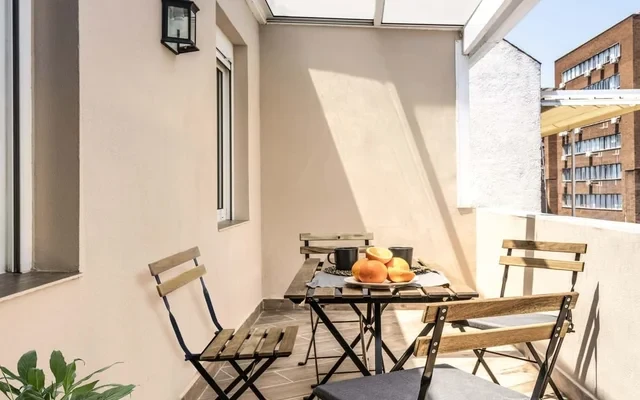 Casoria - 3 bedrooms and terrace in Trafalgar 1