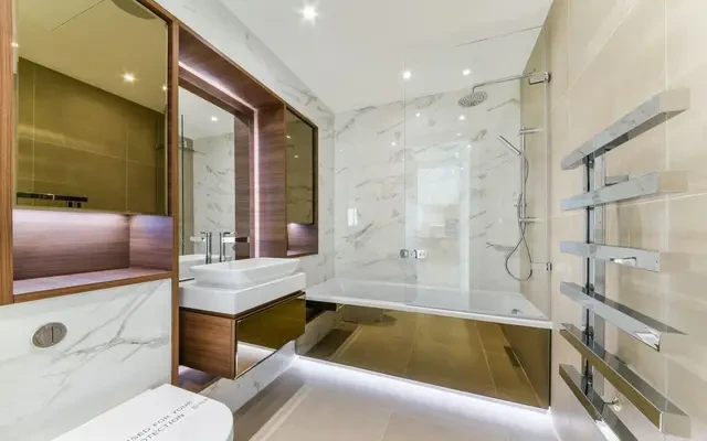 Cassia House, Piazza Walk, Aldgate, London, E1 8ZP 3