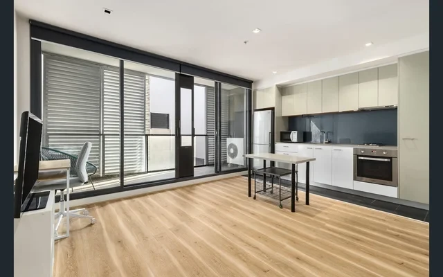 951-955 Dandenong Road 3