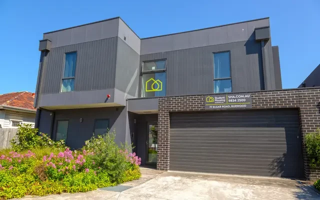 77 Elgar Road 3