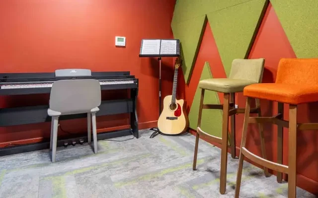 iQ Elgin Place - Glasgow student accommodation - Music Studio