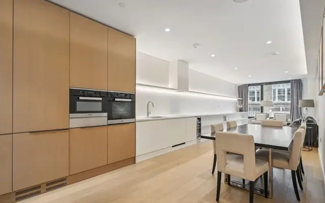 Rathbone Place London W1T 2