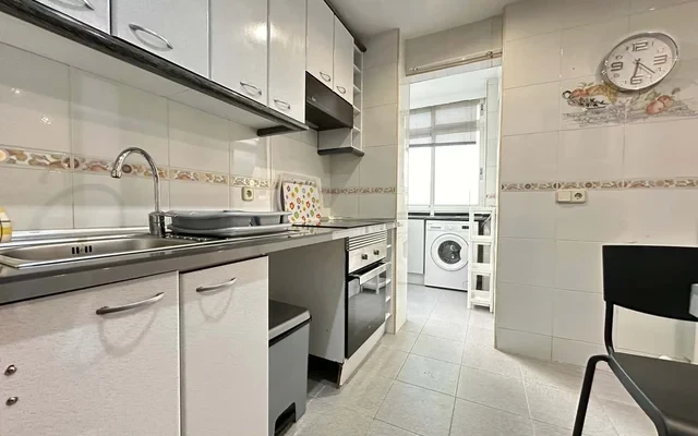 AVE28 4