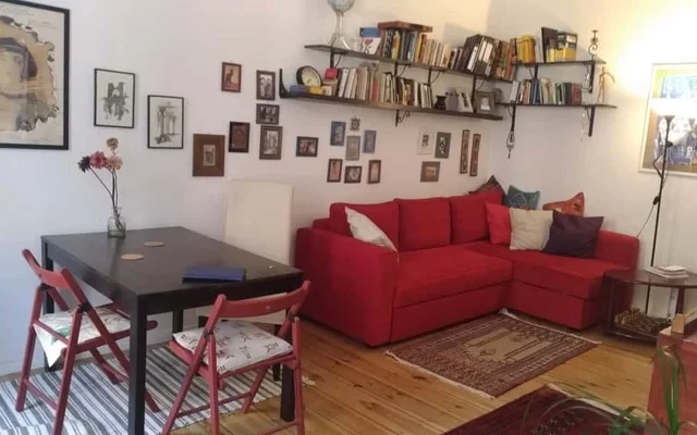 Wika - schoenes 2-Zimmer-Apartment mit Balkon in Neukoelln 0