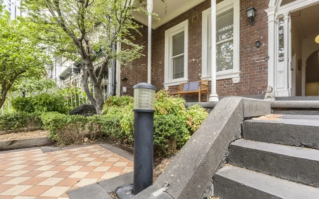 29 Drummond St 0