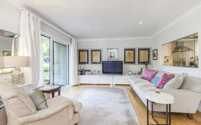 LH-Providence Square 0