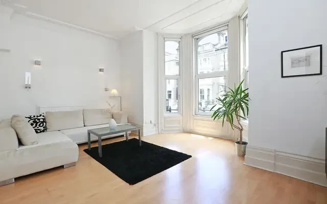 Redcliffe Gardens, Chelsea, London, SW10 9HE 0