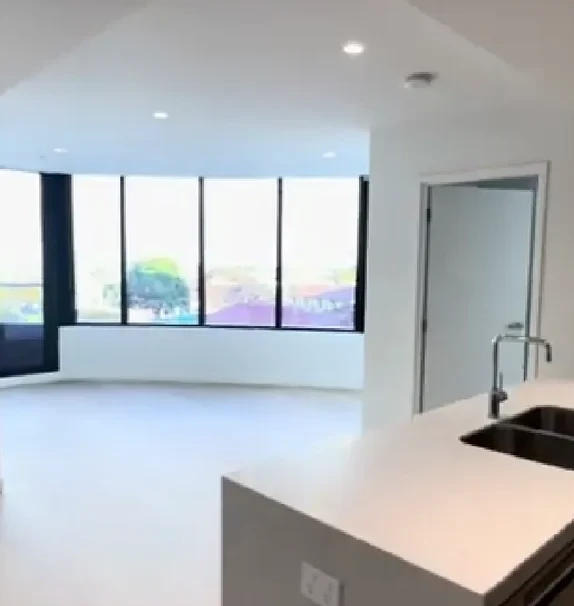 2 Hallenstein Street