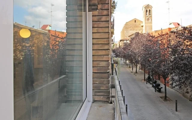 Small studio with all the basics in Sant Andreu, easy to commute to the centre 1-2 4
