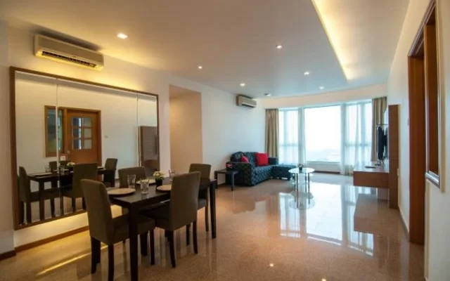 Queens condo 4
