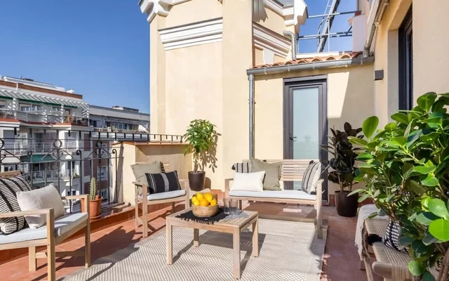 Hoya - 3 bedrooms and terrace in Trafalgar 2