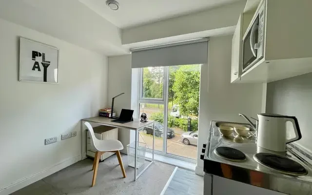 Modern new studio close to Solent University 4