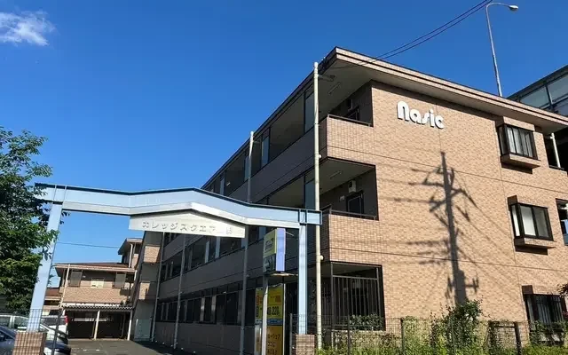 College Square Hino 2