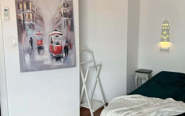 2-bedroom apartment in Arroios, Lisbon 3