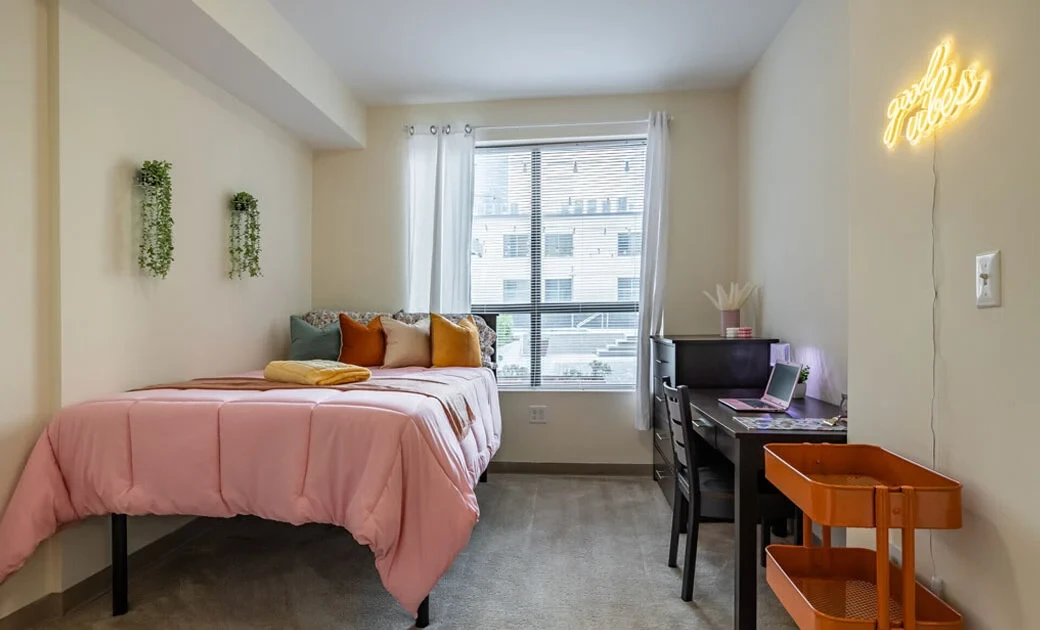 4 Bed 2 Bath Private