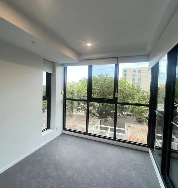 327 Northbourne Ave