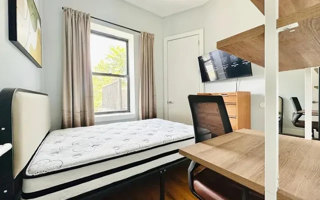 448 Empire boulevard, New York 4