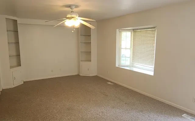 1408 Lincolnwood Drive, Urbana, IL 61802 2