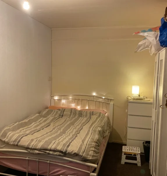 Shared Place·4B4B···12 Preston Close