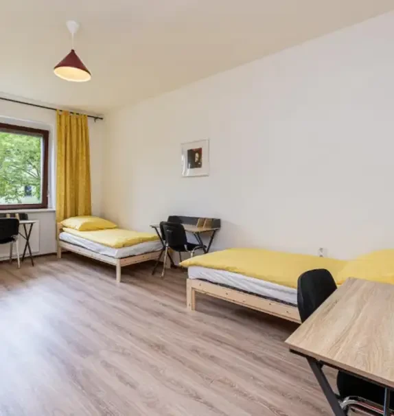 Bed in a large triple bedroom, near Tempelhofer Feld