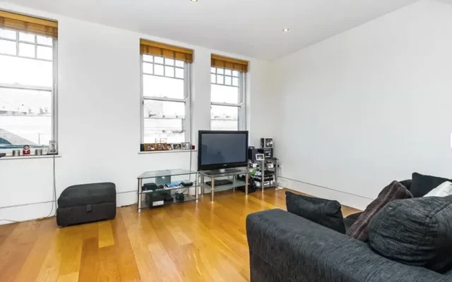 LH-Queenstown Road 0