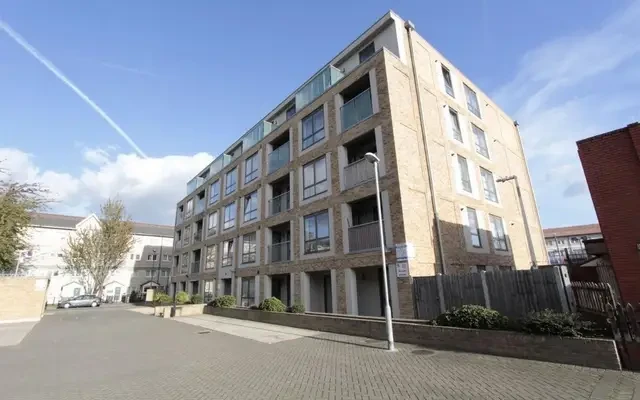 apartment near Ariel Apartments,1 Crediton Road 0