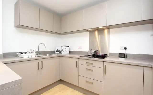 apartment in Poplar 1