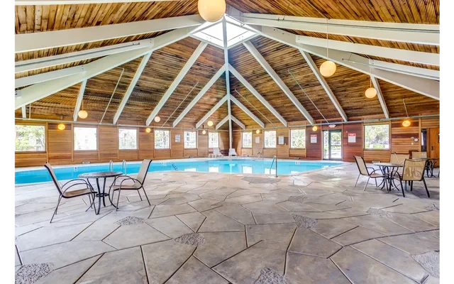 Schaumburg- International Village 1