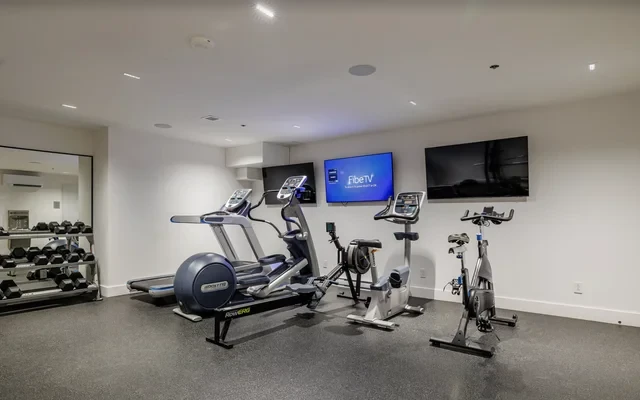 ALMA @ Shaughnessy Village - Montreal student accommodation - Gym